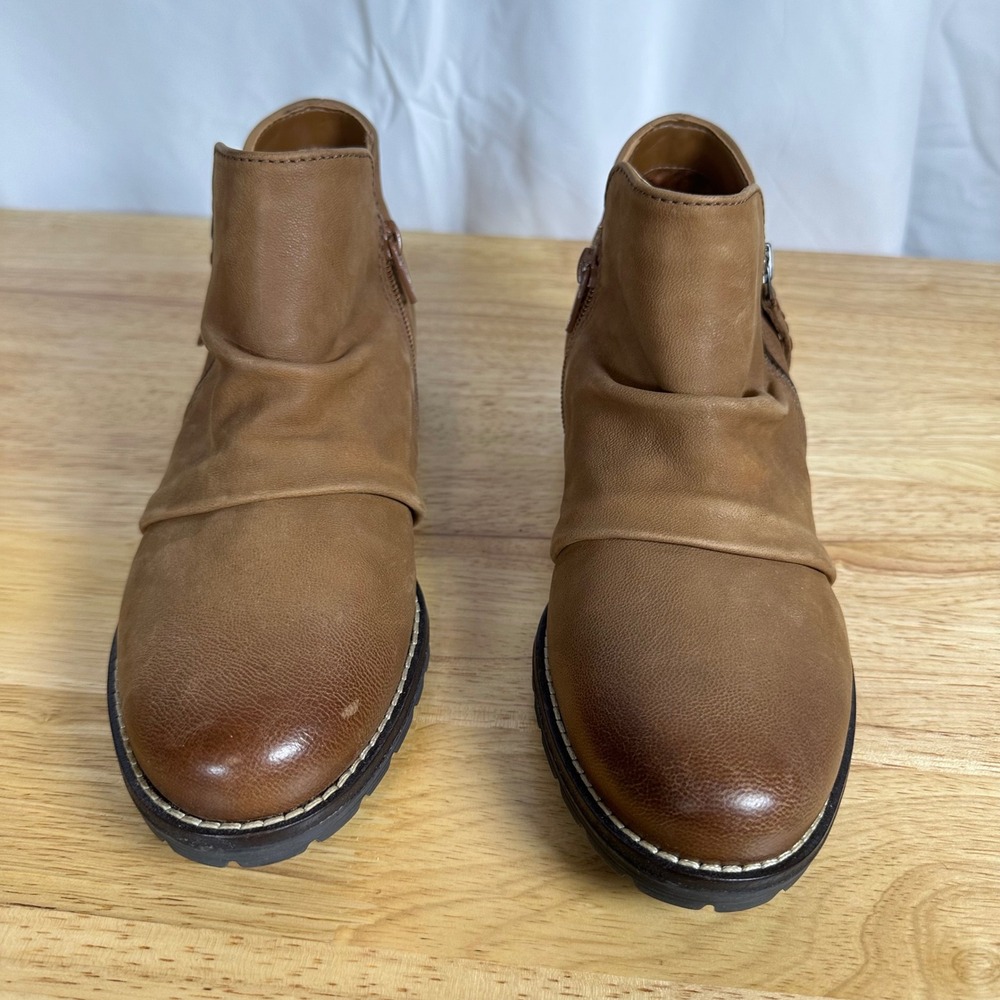 Clarks Hearth Dove Leather‎ Ankle Boots Womens 7.5W Brown Zipper Ruched Classic - Picture 3 of 8